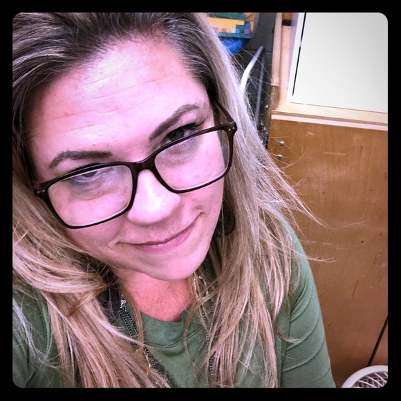 Meet your Posher, Heather - Picture 1 of 1